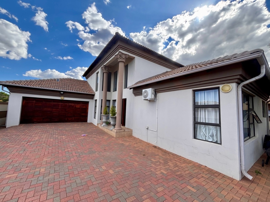 3 Bedroom Property for Sale in Wilkoppies North West
